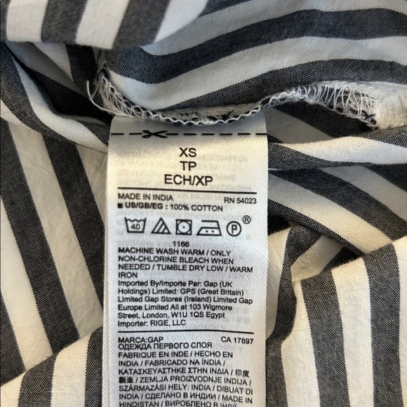 GAP Gray & White Striped Coastal Minimalist 100% Cotton Button Top Size XS - Picture 6 of 6